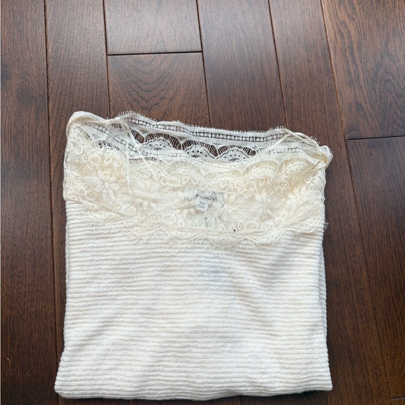 Francesca's Collections Sally Lace Dolman Top - Picture 3 of 6
